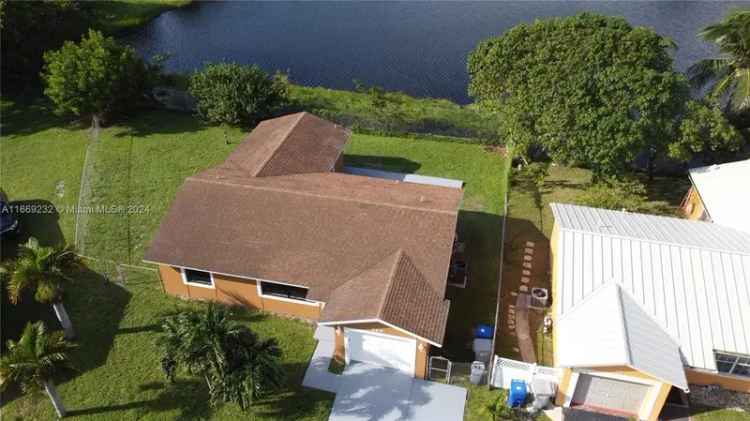 Single-family house For Sale in Pompano Beach, Florida