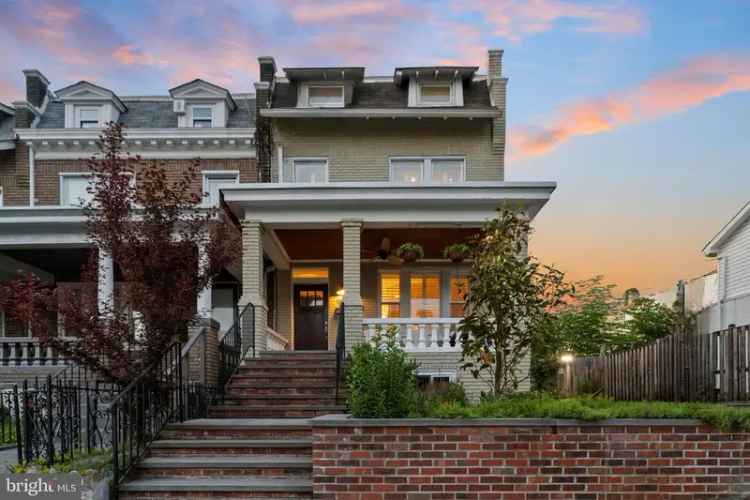 Single-family house For Sale in 905, Emerson Street Northwest, Washington, District of Columbia