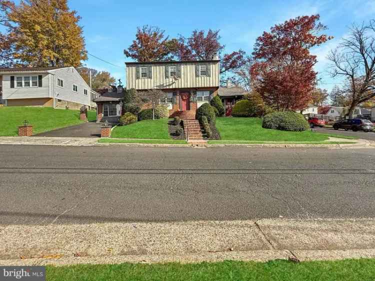 Single-family house For Sale in 3003, Turner Avenue, Abington Township, Pennsylvania