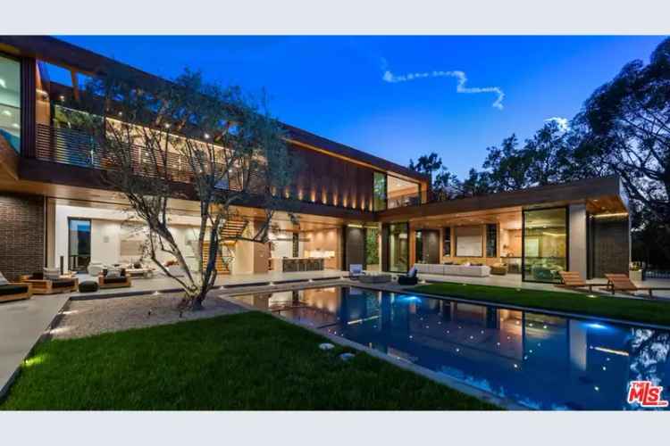 Single-family house For Sale in 9705, Oak Pass Road, Beverly Hills, California