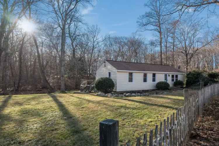 Single-family house For Sale in 14, Chittenden Hill Road, Clinton, Connecticut