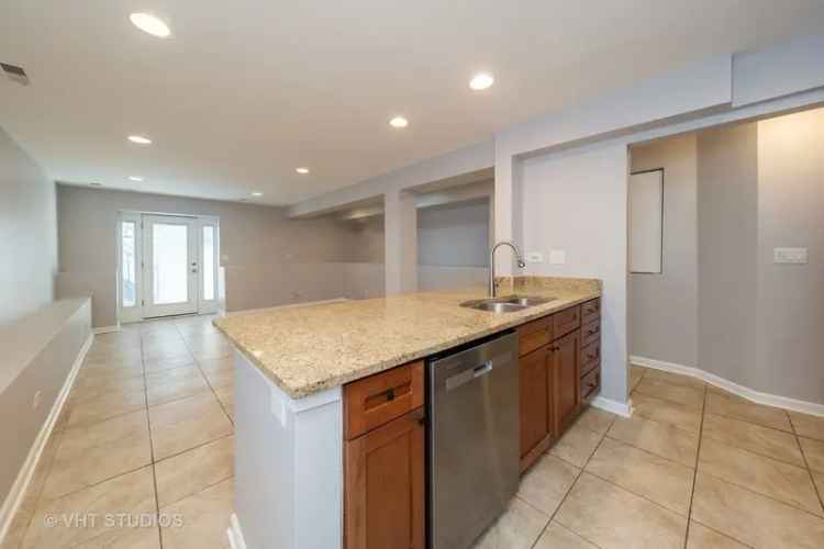 Condo For Sale in 1420, West Grand Avenue, Chicago, Illinois