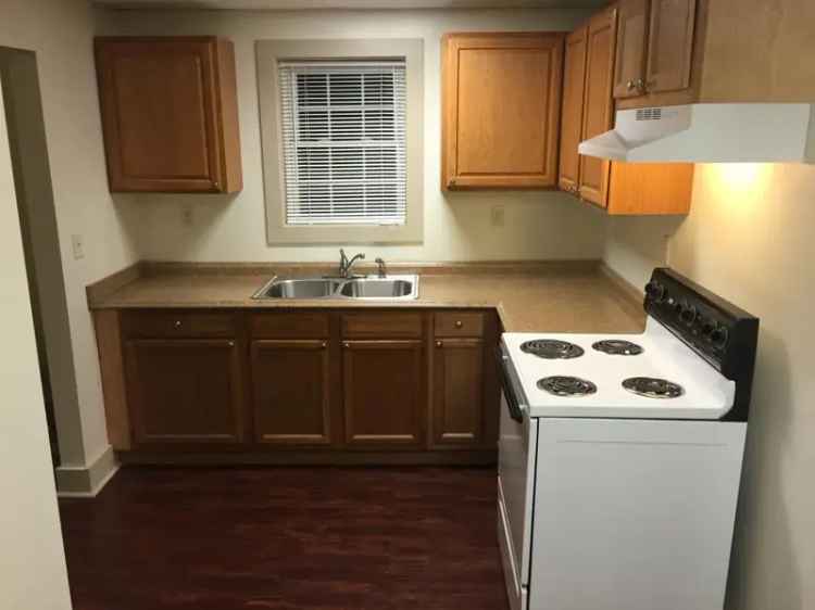 2 Bedroom Apartment for Rent - Central AC and New Washer Dryer