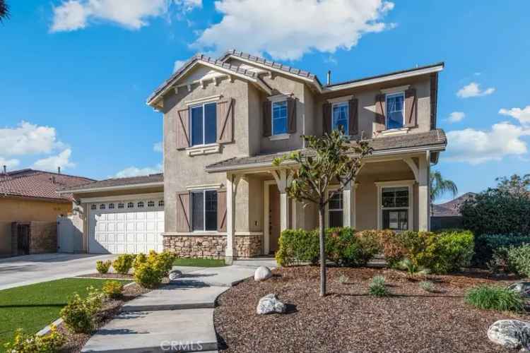 Single-family house For Sale in 28405, Bayshore Lane, Menifee, California