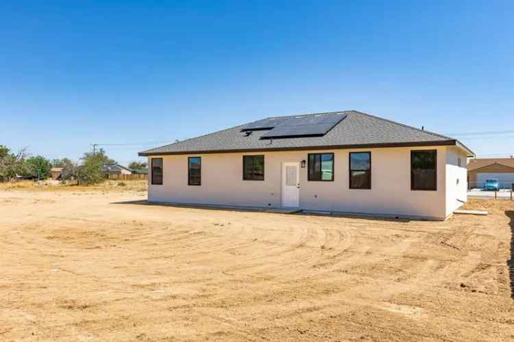 Single-family house For Sale in California City, California