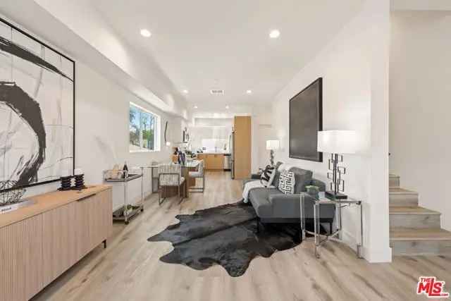 Single-family house For Sale in 222, North Coronado Street, Los Angeles, California