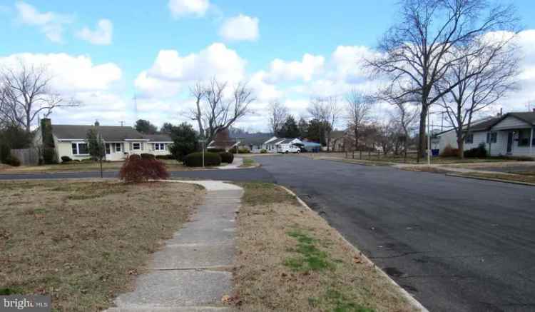 Single-family house For Sale in 710, East Ivy Drive, Seaford, Delaware