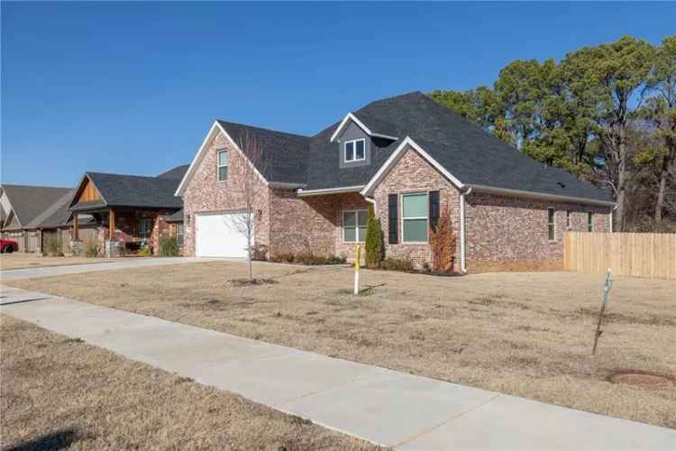 Single-family house For Sale in Elm Springs, Arkansas