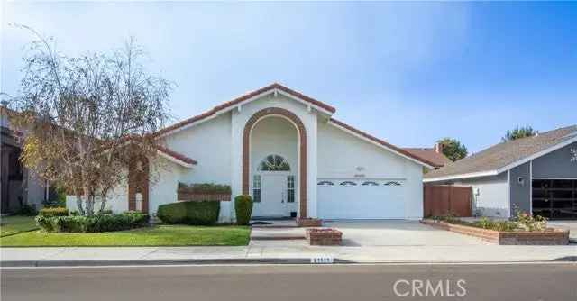 Single-family house For Sale in 21131, Shaw Lane, Huntington Beach, California