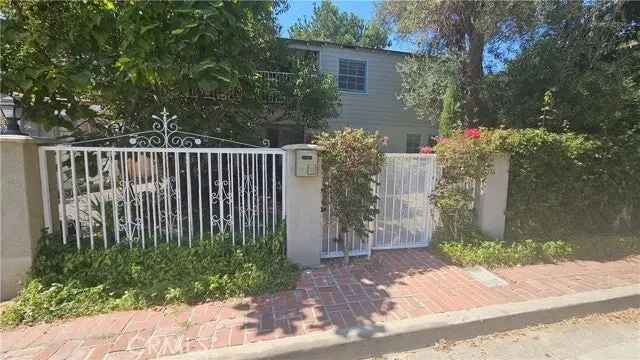 Multi-family house For Sale in 2523, Lyric Avenue, Los Angeles, California