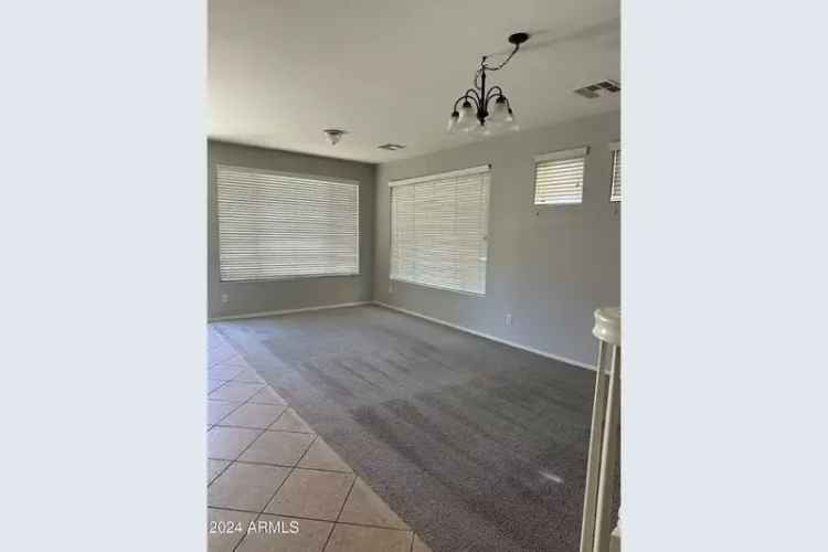 Single-family house For Sale in 1043, East Julian Drive, Gilbert, Arizona