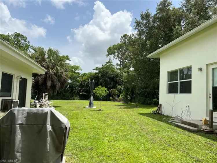 Single-family house For Sale in East Naples, Florida