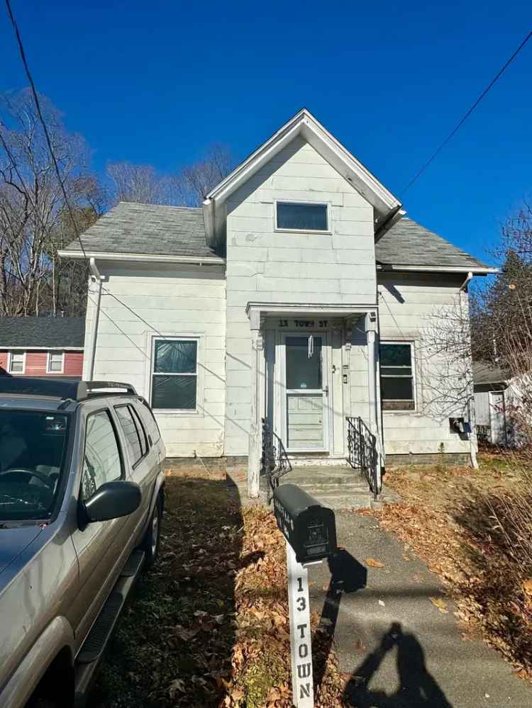 Single-family house For Sale in 13, Town Street, Norwich, Connecticut