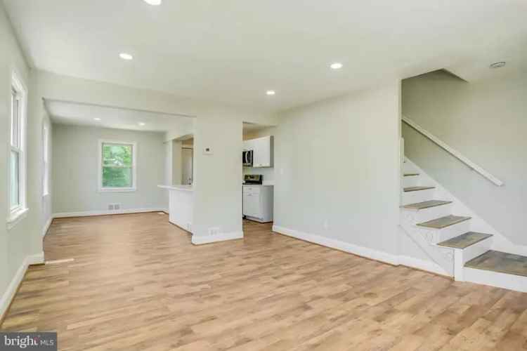 House For Sale in 20, Burns Street Northeast, Washington, District of Columbia