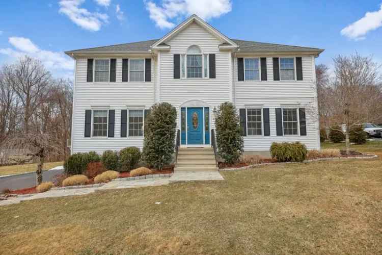 Single-family house For Sale in 46, Cedarwood Lane, Shelton, Connecticut