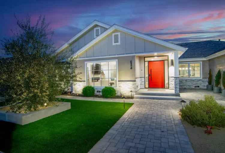 Single-family house For Sale in Burbank, California