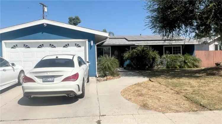 Single-family house For Sale in 20511, Mandell Street, Los Angeles, California