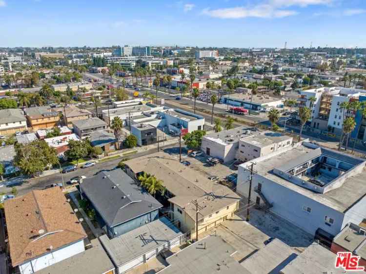 Multi-family house For Sale in Long Beach, California