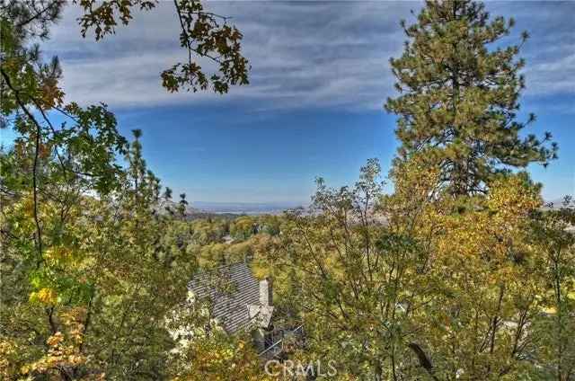 Single-family house For Sale in Lake Arrowhead, California