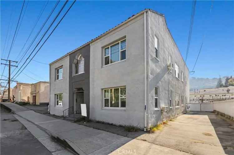 Multi-family house For Sale in 804, East Palmer Avenue, Glendale, California