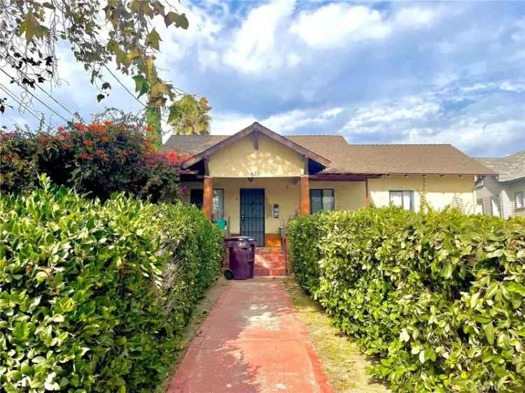 Multi-family house For Sale in 611, East Acacia Avenue, Glendale, California