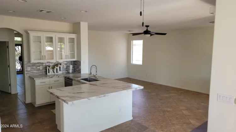 Single-family house For Sale in 15959, West Hearn Road, Surprise, Arizona