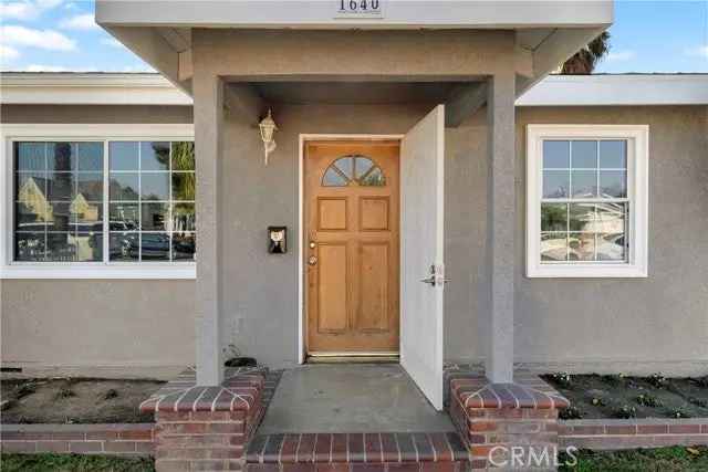 Single-family house For Sale in Long Beach, California