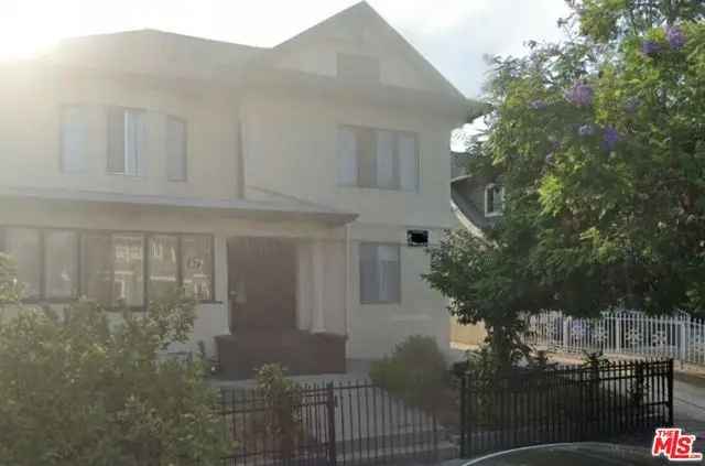 Multi-family house For Sale in 1678, Roosevelt Avenue, Los Angeles, California