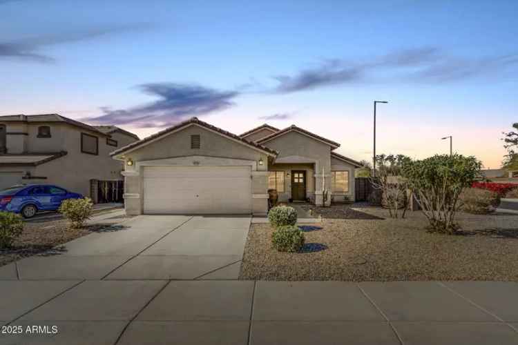 Single-family house For Sale in 3206, South 256th Drive, Buckeye, Arizona