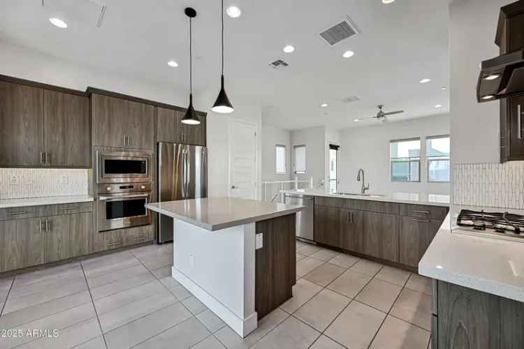 Luxury Scottsdale Townhome for Rent Near Old Town