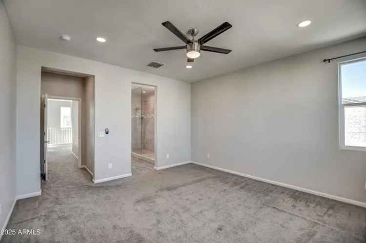 Single-family house For Sale in 371, North 157th Lane, Goodyear, Arizona