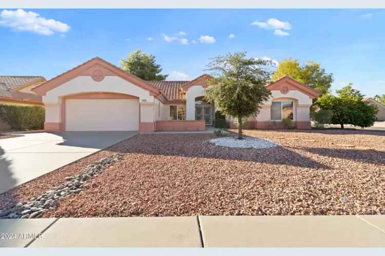 Single-family house For Sale in 15625, West Heritage Drive, Sun City West, Arizona