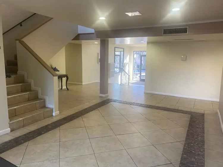 2 Bedroom 2 Bath Apartment Near Ventura Blvd