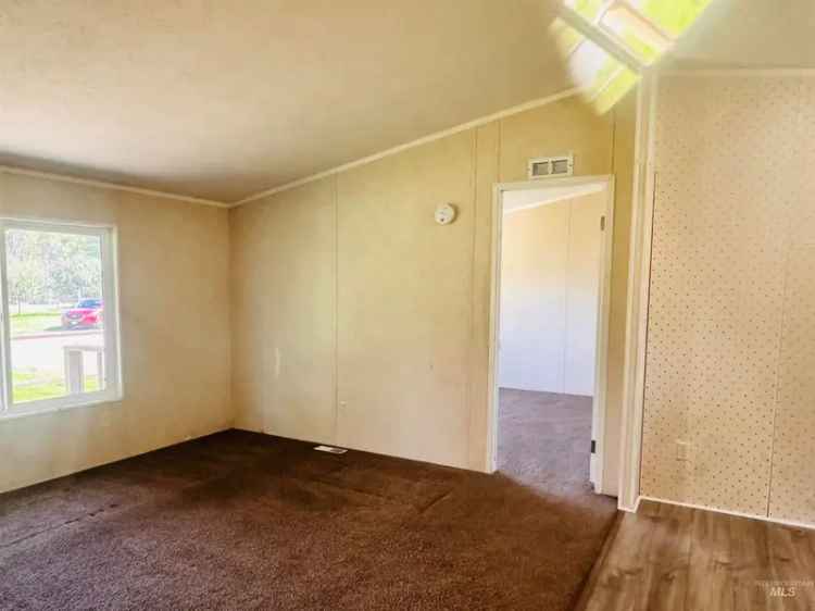 Single-family house For Sale in 39, North 150 West, Idaho