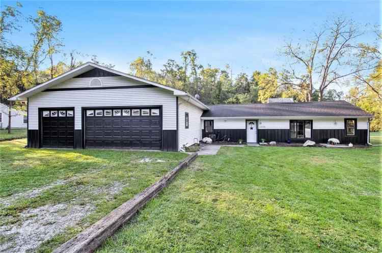 Single-family house For Sale in Mishawaka, Indiana