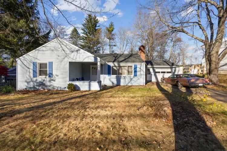 Single-family house For Sale in 690, Bloomfield Avenue, Windsor, Connecticut