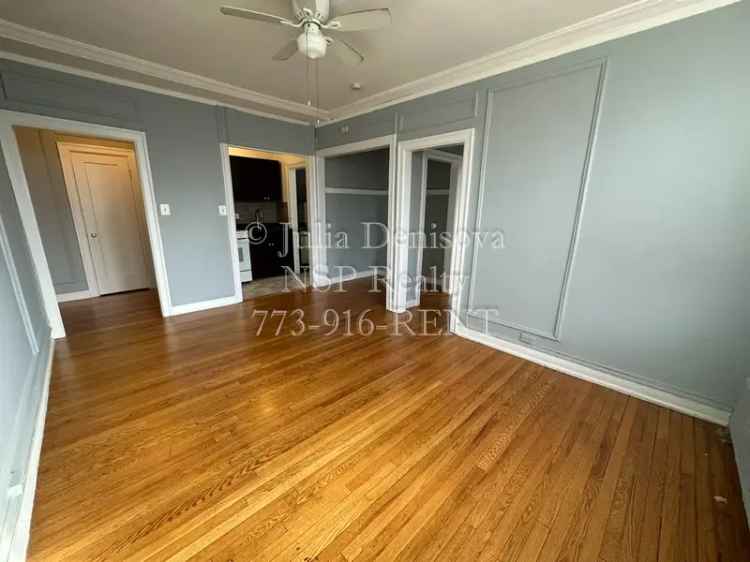 2 Bedroom Apartment for Rent in East Rogers Park