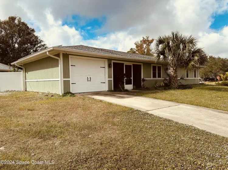 Single-family house For Sale in Palm Bay, Florida