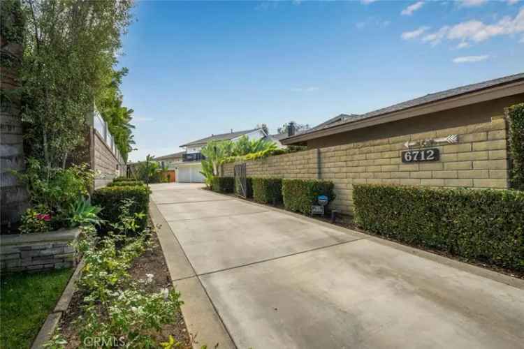 Single-family house For Sale in 6712, Lawn Haven Drive, Huntington Beach, California