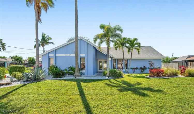 Single-family house For Sale in 624, Southwest 35th Street, Cape Coral, Florida