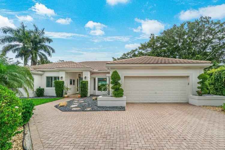 Single-family house For Sale in Boca Raton, Florida