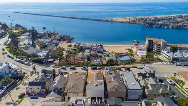 Multi-family house For Sale in 2614,2614 1/2, Ocean Boulevard, Newport Beach, California