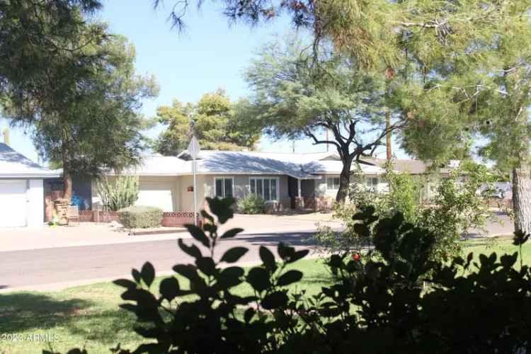 Single-family house For Sale in 1517, West Tuckey Lane, Phoenix, Arizona