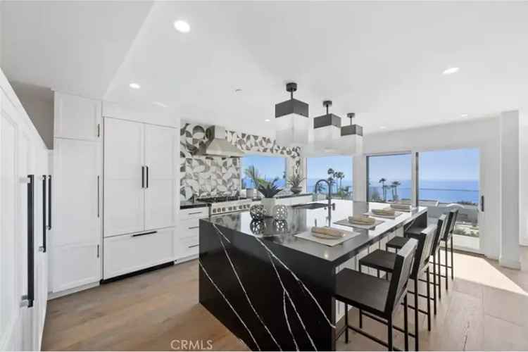 Single-family house For Sale in 723, Balboa Avenue, Laguna Beach, California