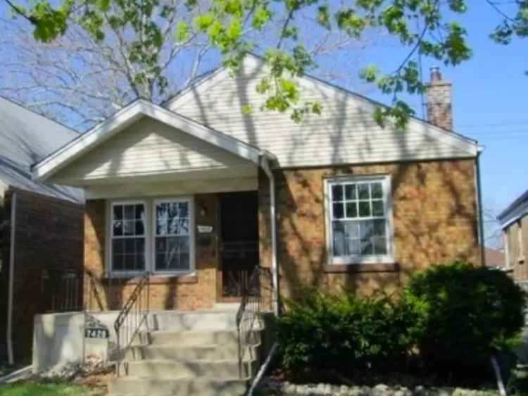 Single-family house For Sale in 7428, South Maplewood Avenue, Chicago, Illinois