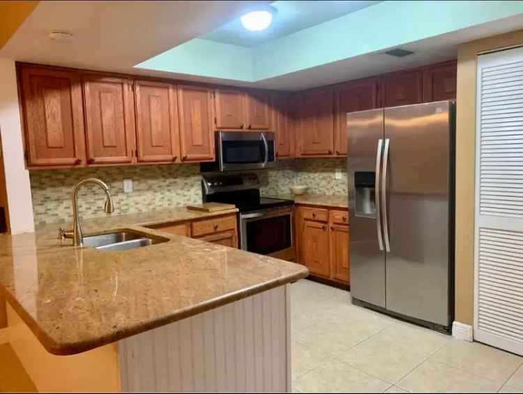 Spacious Townhouse for Rent Near Downtown Delray