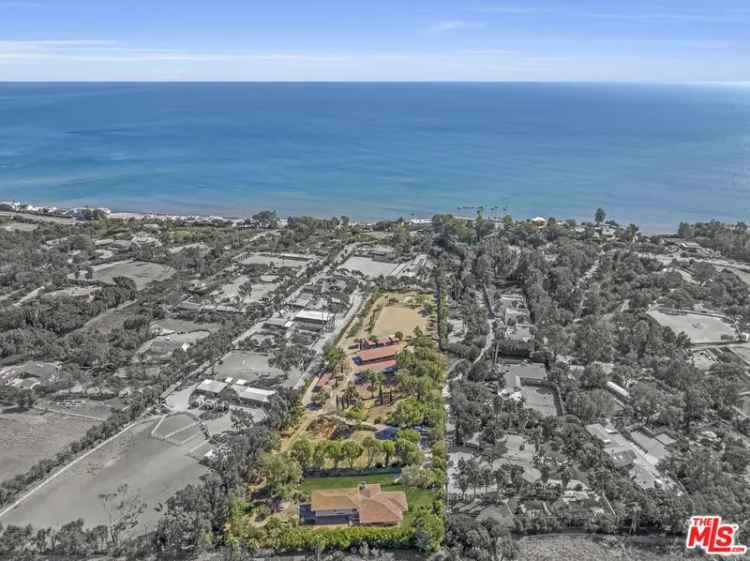 Single-family house For Sale in 27349, Pacific Coast Highway, Malibu, California