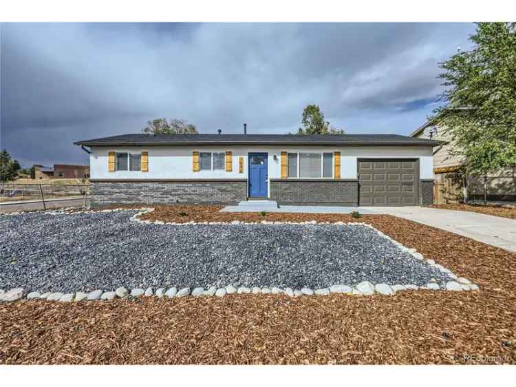 Single-family house For Sale in 1696, Carmel Drive, Colorado Springs, Colorado