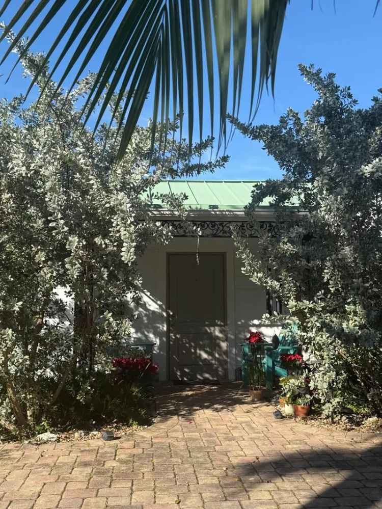 Single-family house For Sale in Ocean Ridge, Florida