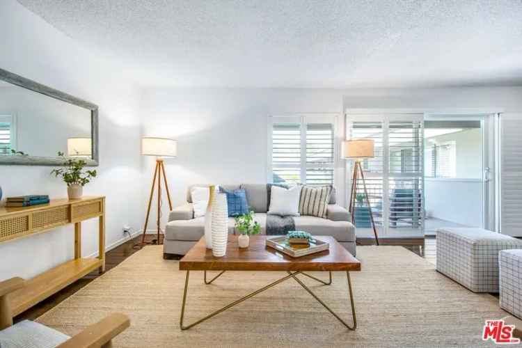 Condo For Sale in 3300, South Sepulveda Boulevard, Los Angeles, California